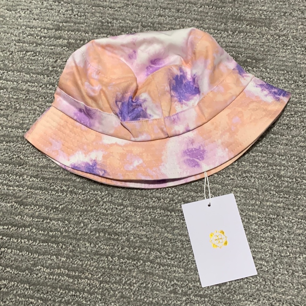 NWT Tie dye bucket hat
